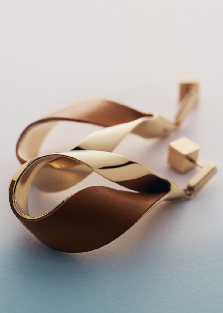 Boucles d’oreilles pendantes Ormé - Dorée Cuir Camel