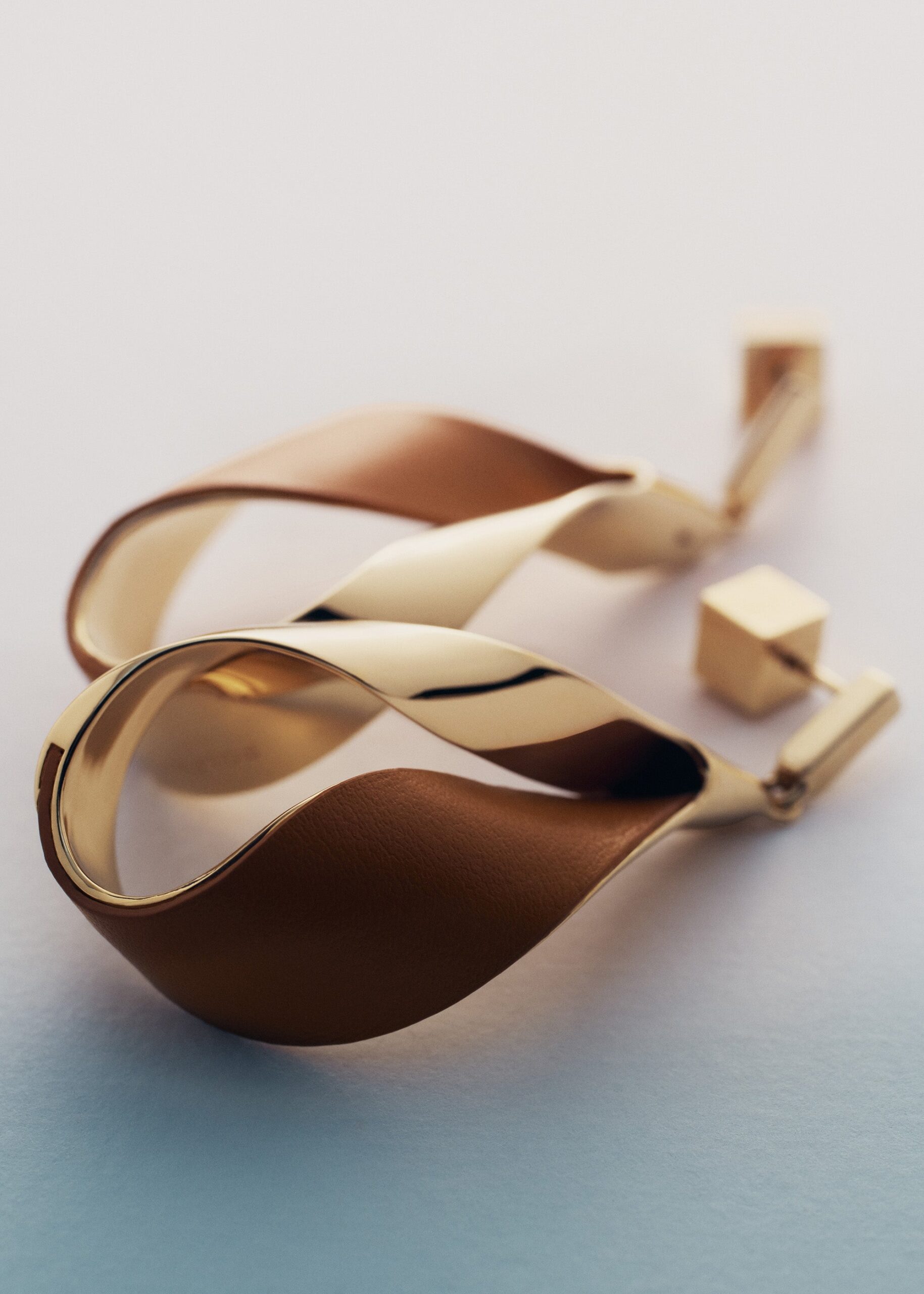 Boucles d’oreilles pendantes Ormé - Dorée Cuir Camel