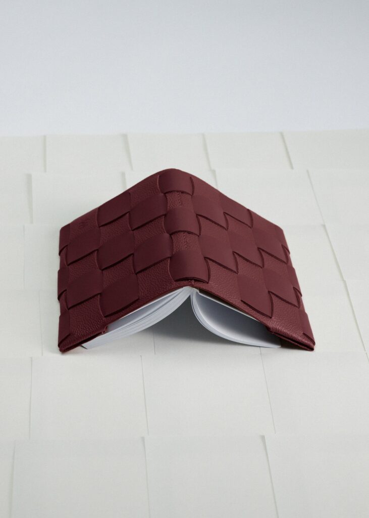 Couvre carnet Neiti A6 - Cerise Noire